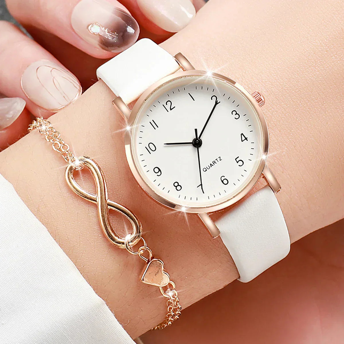 Reloj con correa de piel + Regalo