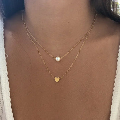 Varios collares delicados 