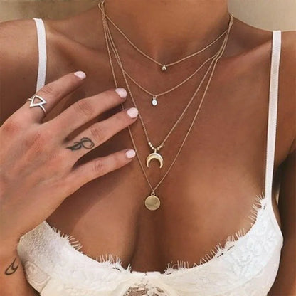Varios collares delicados 
