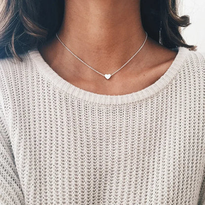 Varios collares delicados 